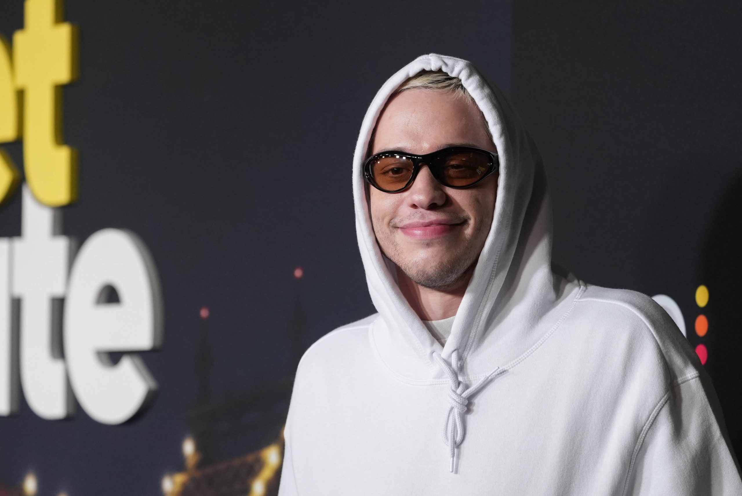 Pete Davidson ‘Zbog Ariane Grande me vide samo kao tipa s velikim penisom’ Hello Magazine Croatia