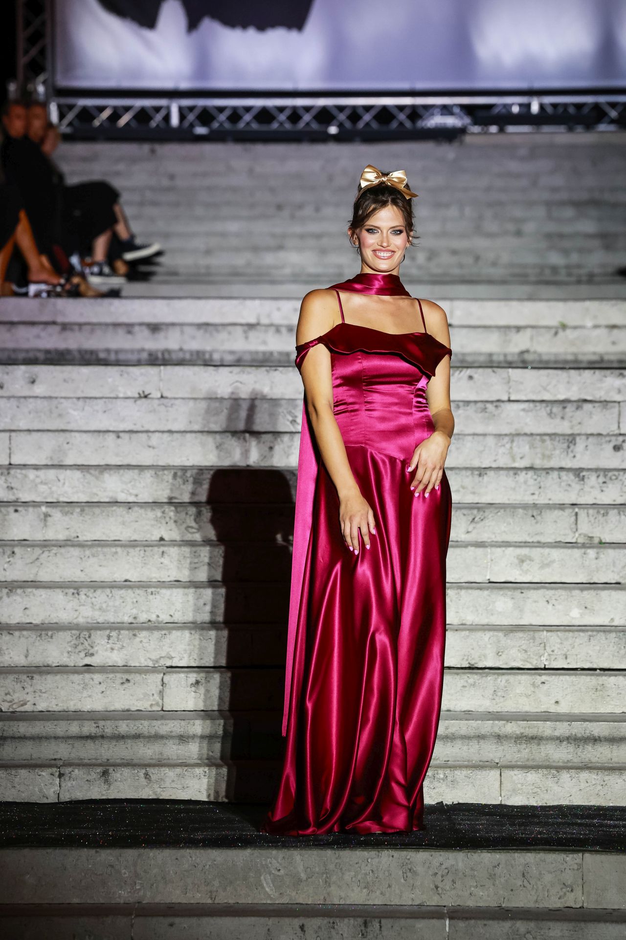 Nikad viđeno u Hrvatskoj; dvosatni spektakl Riječkih stepenica nadmašio sva očekivanja: 17 revija nosile Marinela Grljušić, Ema Gračan, Lucija Begić, poznata lica u publici 