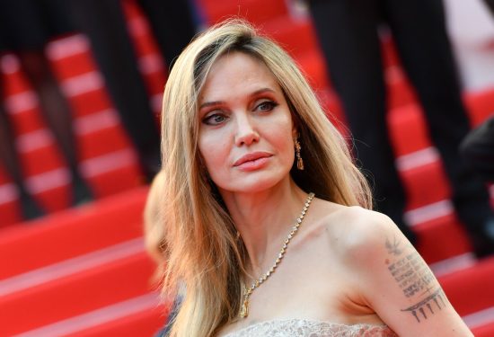 Angelina Jolie rasplakala publiku u Torontu prisjećajući se majke Hello Magazin Croatia Hrvatska