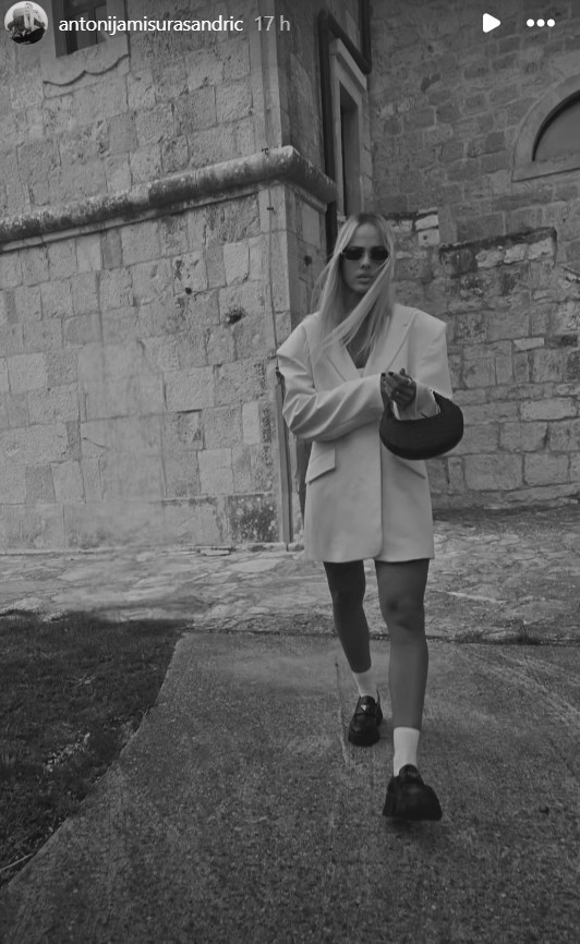 Antonija Mišura Sandrić u sako-haljini hELLO Magazin Croatia Hrvatska