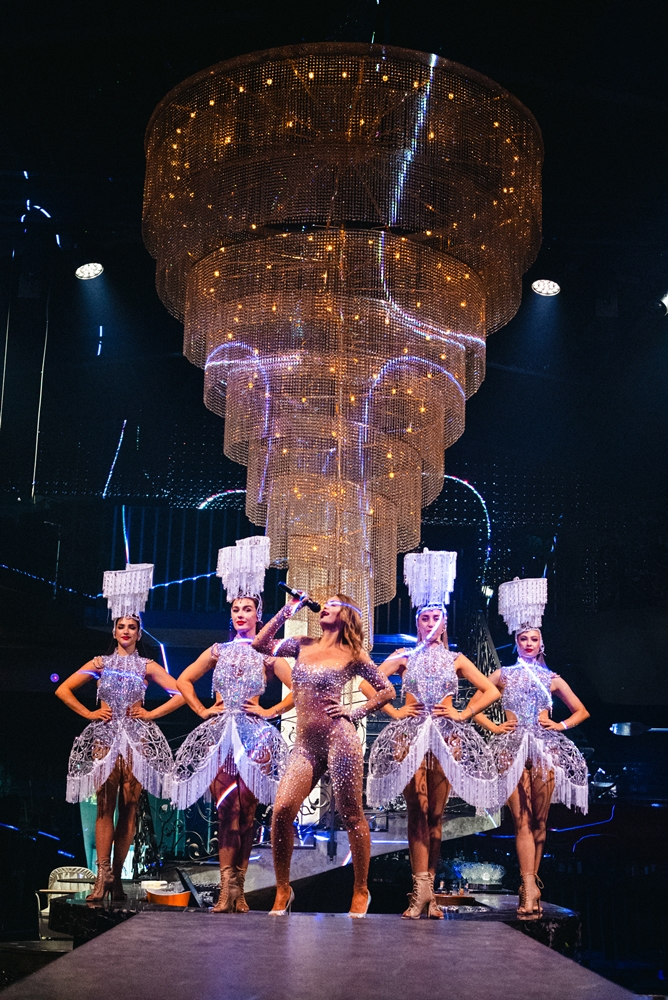 CABARET KOJI MIJENJA PRAVILA IGRE VRAĆA SE JAČI NEGO IKAD Ovoga petka počinje nova era zabave u Mintu –spektakl o kojem će svi pričati.