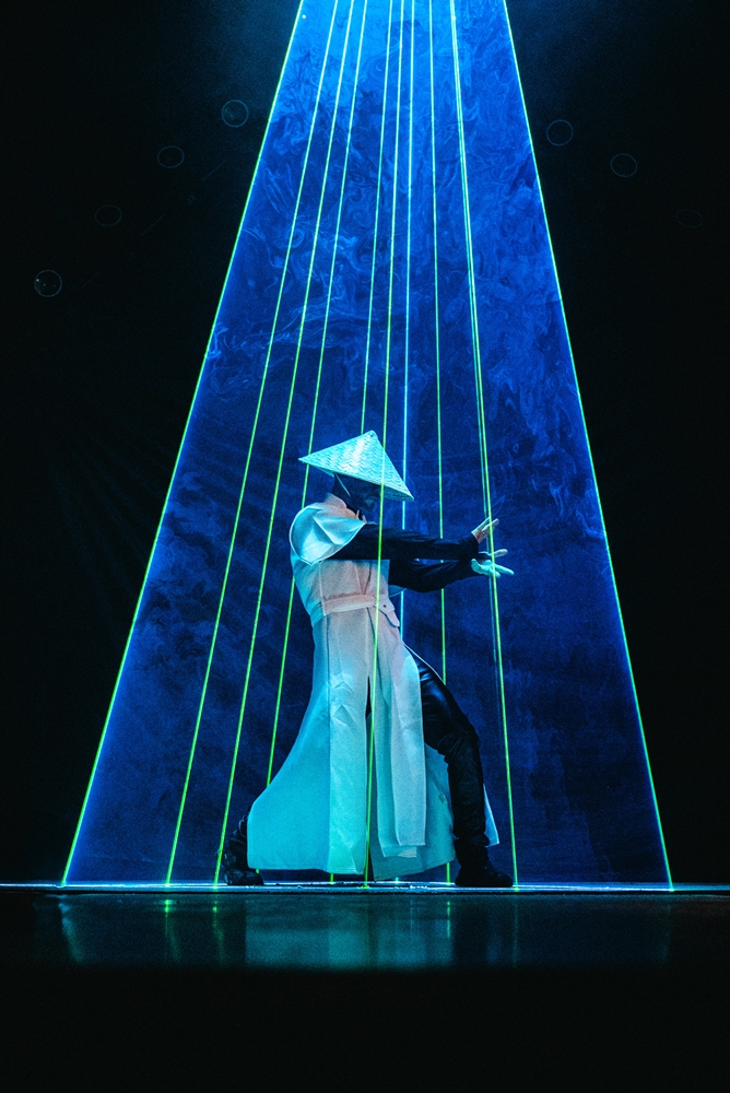 CABARET KOJI MIJENJA PRAVILA IGRE VRAĆA SE JAČI NEGO IKAD Ovoga petka počinje nova era zabave u Mintu –spektakl o kojem će svi pričati.