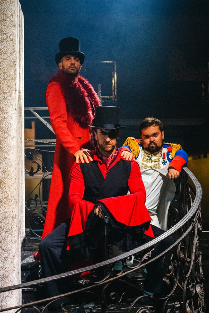 CABARET KOJI MIJENJA PRAVILA IGRE VRAĆA SE JAČI NEGO IKAD Ovoga petka počinje nova era zabave u Mintu –spektakl o kojem će svi pričati.