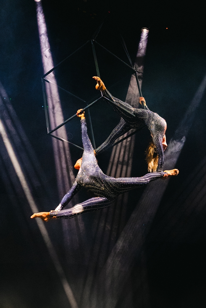 CABARET KOJI MIJENJA PRAVILA IGRE VRAĆA SE JAČI NEGO IKAD Ovoga petka počinje nova era zabave u Mintu –spektakl o kojem će svi pričati.