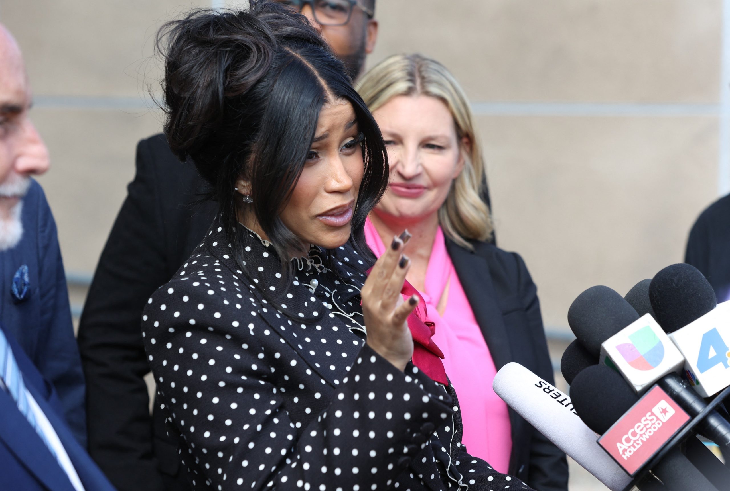 Cardi B oslobođena optužbi za napad na zaštitarku Hello Magazine Croatia Hrvatska