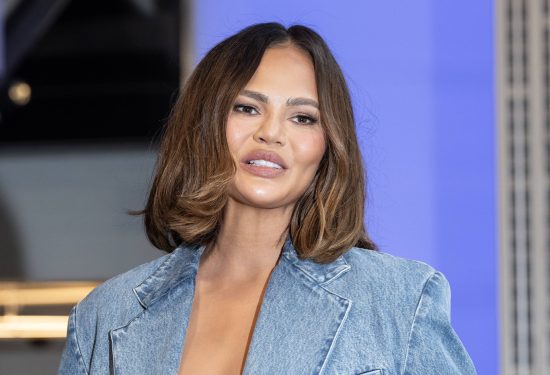 Chrissy Teigen 'Koristila sam Ozempic. Većina mojih prijatelja također je na njemu' Hello Magazine Croatia Hrvatska