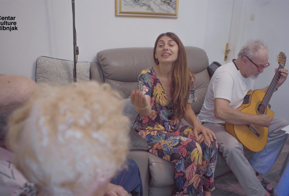 DAN KOJI SE PAMTI: CENTAR KULTURE RIBNJAK DOVODI UMJETNOST U DOMOVE ONIH KOJIMA JE NAJPOTREBNIJA