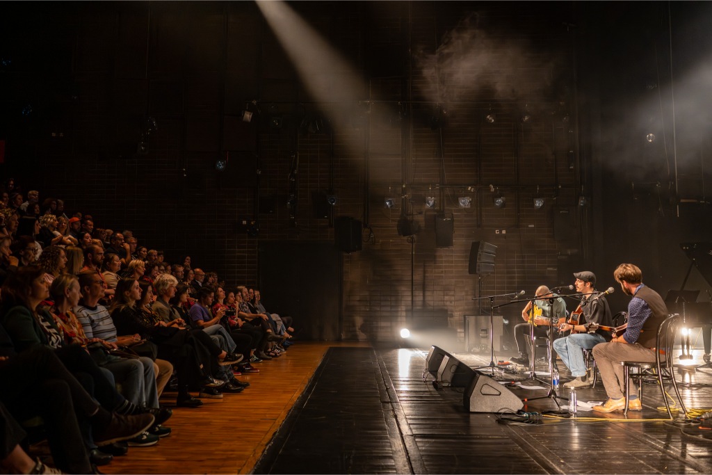 Do posljednjeg mjesta popunjena dvorana ZeKaEm-a nagradila Maju Posavec ovacijama 