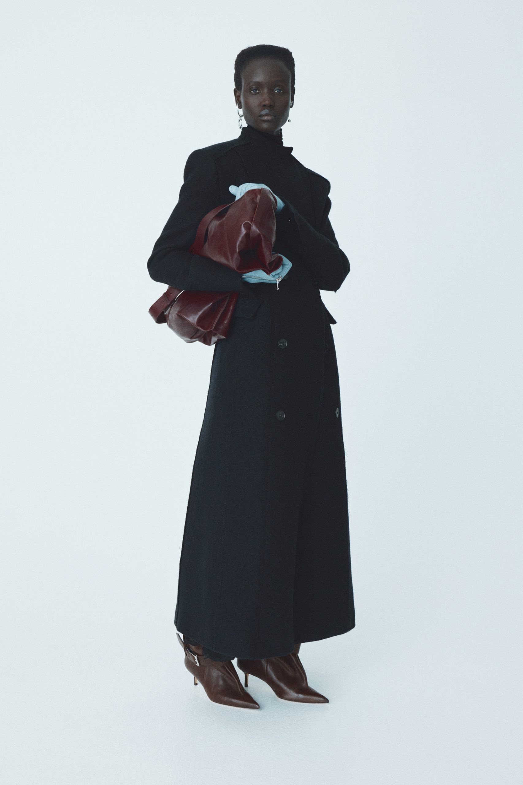 H&M Studio AW25 – spoj brutalizma i nostalgije