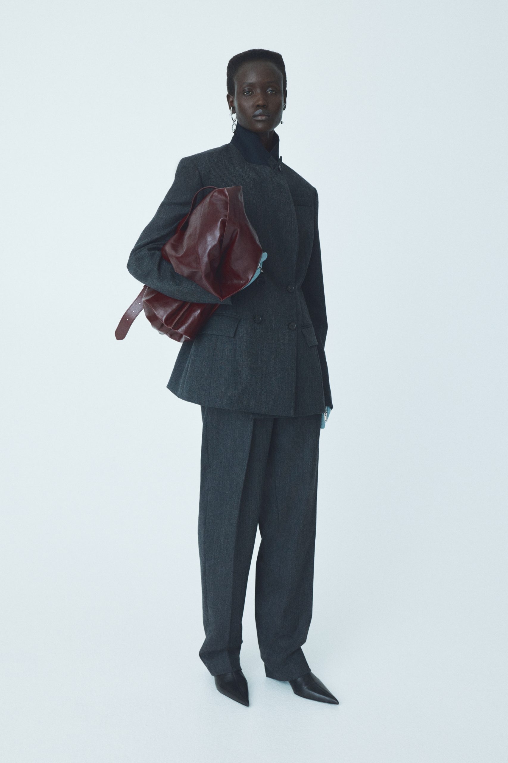 H&M Studio AW25 – spoj brutalizma i nostalgije