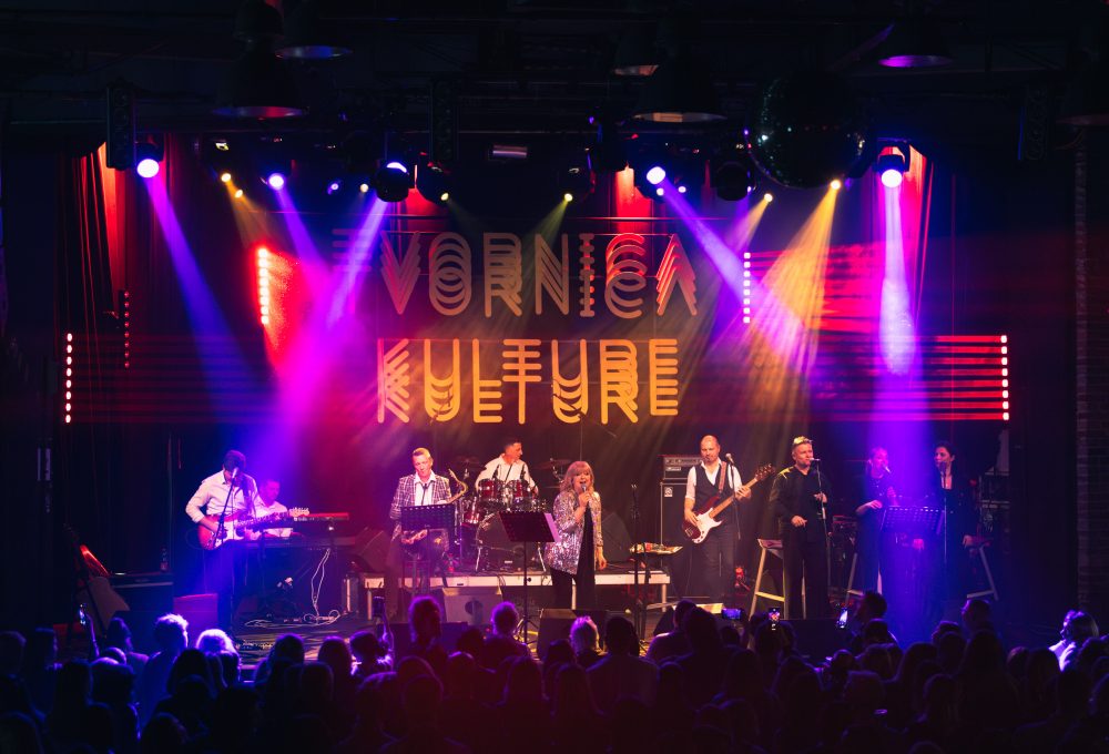 jasna zlokić, jasna zlokić koncert, jasna zlokić tvornica kulture, tvornica kulture zagreb, koncert zagreb 2025, hrvatska glazba, zabavna glazba hrvatska, hitovi jasne zlokić, skitnica jasna zlokić, ja sam ti jedini drug, na obali jasna zlokić, pismo jasna zlokić, adio bella jasna zlokić, putevima vjetra jasna zlokić, vela luka jasna zlokić, koncerti u zagrebu, koncerti hrvatska, glazbeni događaji zagreb, live koncert zagreb, zagreb event 2025, baba production, eventim ulaznice, hrvatska pjevačica, hrvatski izvođači, glazbeni hitovi hrvatska, pop glazba hrvatska, hrvatski koncerti 2025, hrvatska zabavna glazba, zagreb nightlife, zagreb kulturni događaji, koncertni doživljaj zagreb, jasna zlokić povratak, nostalgični koncert, hrvatski festival, hrvatska glazbena scena, splitski festival, zagrebfest, vaš šlager sezone, pjevačica godine 1984, pjevačica godine 1989, dueti jasna zlokić, potrošilo nas vrime, tko to zove ime moje, zlokić bend, glazbena ostavština jasne zlokić, hrvatski hitovi, glazbeni event zagreb, koncertna sezona 2025, jasna zlokić tour, glazbeni legendi hrvatska, hrvatski pop, hrvatski pop hitovi, live music zagreb, koncertni doživljaji, nostalgični hitovi, popularni koncerti, hrvatska ikona, pjevačica jasna zlokić, hrvatski pop klasik, najbolji koncert zagreb, hrvatska zabavna scena, koncert zagreb listopad, jasna zlokić 2025, koncerti za nostalgičare, zagreb koncerti listopad, tvornica kulture event, hrvatski koncertni prostor, koncertni hitovi, glazbena legenda, hrvatska glazbena diva, live show zagreb, koncertni spektakl zagreb, glazbeni show hrvatska, hrvatska muzička scena, zagreb live, event zagreb 2025, koncertna večer zagreb, pop glazba koncert, hitovi 80-ih i 90-ih, zagreb glazbeni event, koncertni kalendar hrvatska, hitovi jasne zlokić, glazba za nostalgiju, zabavna glazba koncert, glazbeni susret, hrvatski koncerti uživo, live music hrvatska, tvornica kulture koncerti, koncerti u tvornici kulture, zagreb događanja 2025, pop ikona hrvatska, hrvatski pop klasik, koncertni doživljaji 2025, glazbeni susreti, hrvatski pop legendi, tvornica kulture zagreb koncert, najbolja zabava zagreb, glazbeni event za odrasle, hitovi za nostalgičare, hrvatski koncerti pop, zagreb live show, jasna zlokić hitovi uživo, koncertna atmosfera zagreb, pop show hrvatska, glazbeni spektakl 2025, koncert za ljubitelje popa, hrvatska pop scena, event zagreb pop, nostalgični hitovi live.