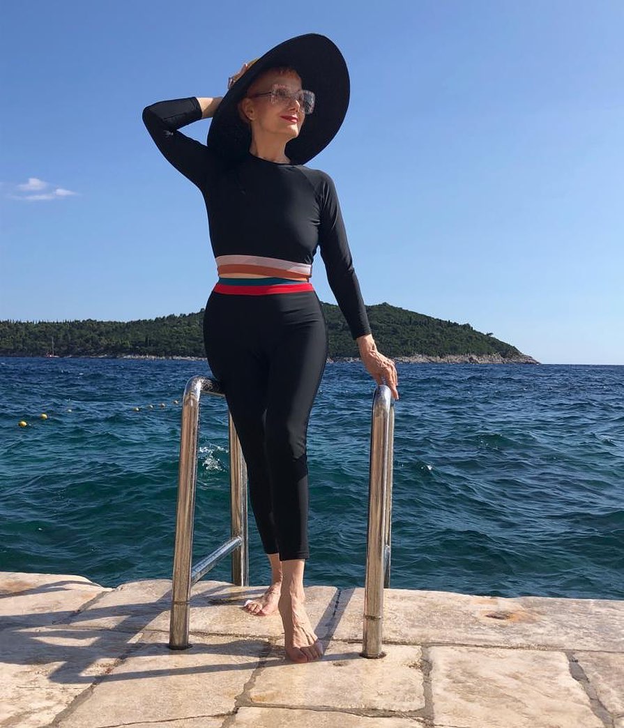 Josipa Lisac na plaži iznenadila kupaćim kostimom HelloMagazin Croatia Hrvatska