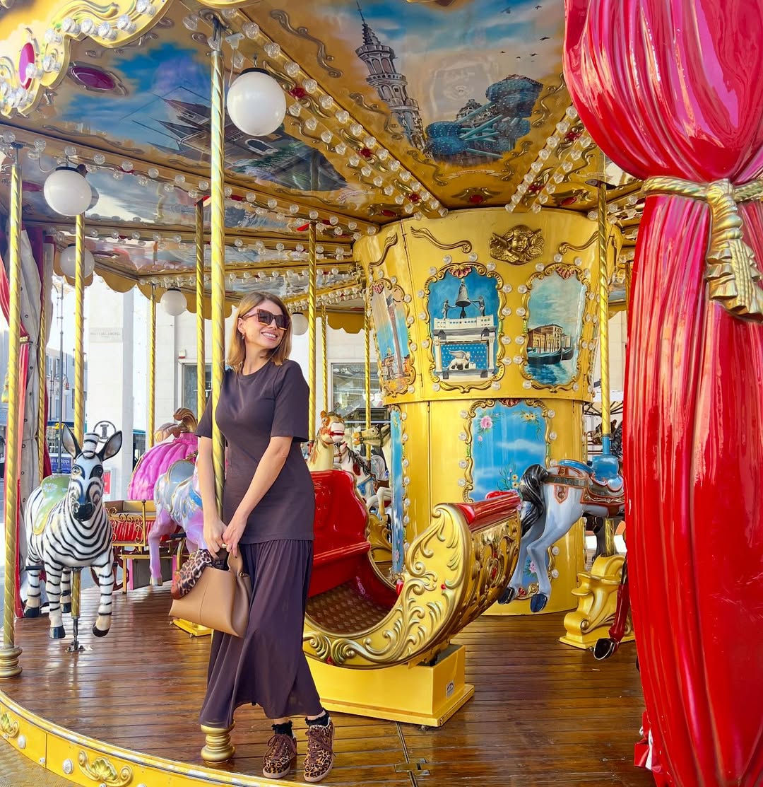 Lejla Filipović u Trstu oduševila smeđim tonovima Hello Magazin Croatia Hrvatska