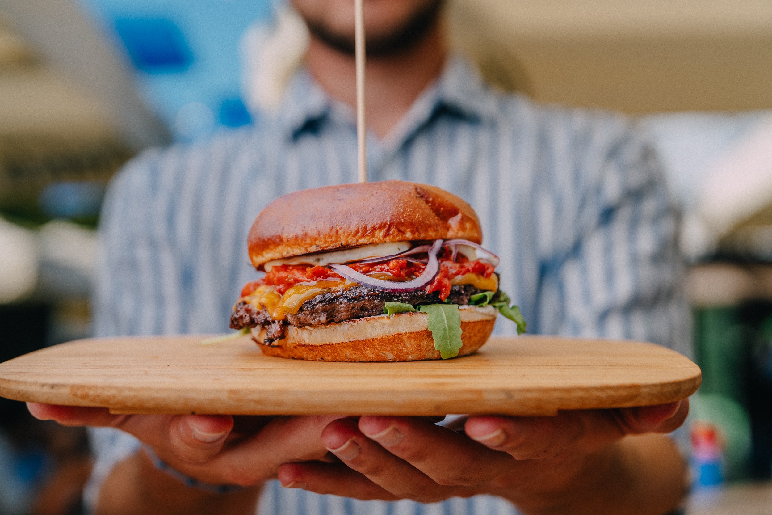 OTVOREN JE 10. BURGER FESTIVAL ZAGREB Slavljenički okusi, vrhunska atmosfera i doživljaj za pamćenje