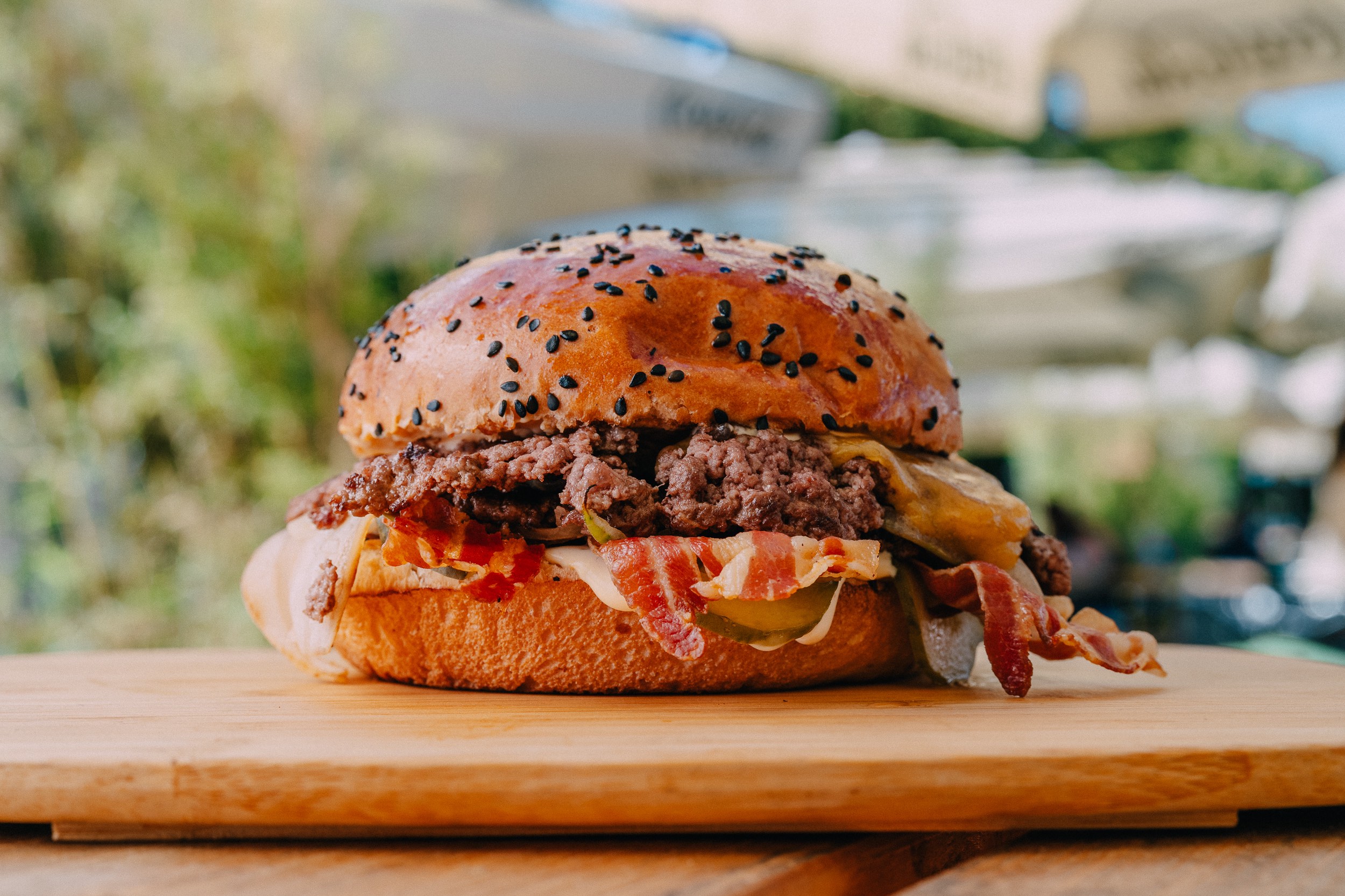 OTVOREN JE 10. BURGER FESTIVAL ZAGREB Slavljenički okusi, vrhunska atmosfera i doživljaj za pamćenje