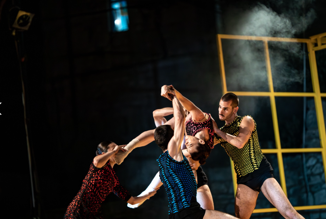 Hvar, Hvar Summer Festival, Hvar Film Festival, kratkometražni film, filmski festival, kulturno ljeto, Jadran, koncerti Hvar, balet Pepeljuga, HNK Ivana pl. Zajca, Slavko Sobin, Ljeto iza nas, The Hvar String Quartet, Jakov Jozinović, francuski film, talijanski film, hrvatski film, Blackout film, Mak film, Funcuti film, filmska projekcija, besplatne projekcije, zvjezdano nebo, Veneranda Hvar, kulturni doživljaj, mediteranska kultura, umjetnost, kazalište, glazba, koncerti, klape, izložbe, video mapping, Matija Fortuna, Goran Bare, Majke, Božo Vrećo, Darko Rundek, Miroslav Tadić, Merima Ključo, Martina Filjak, Monika Leskovar, povijesni spomenici, kulturna scena, turizam Hvar, Hvar kulturni vodič, rujan na Hvaru, kulturni turizam, filmski raj, Hvar događanja, kulturni vikend, mediteranski festival, umjetnički program, festival glazbe, festival plesa, kazališne predstave, lokalni turizam, kulturna ponuda, hrvatski turizam, kulturne atrakcije, kulturna baština, otok Hvar, Hvarski turizam, ljetni festival, kulturni ljetni program, kulturni sadržaji, Hvar 2025, hrvatski festivali, umjetnički festival, glazbeni festival, Hvar pod zvijezdama, kratki film, europski film, nezavisni film, filmska atmosfera, filmska noć, filmska projekcija na otvorenom, kulturni otok, kulturni život Hvara, kulturna manifestacija, mediteranski otok, filmovi pod zvijezdama, kulturna destinacija, Hvar iskustvo, umjetnički događaji, kulturne aktivnosti, otok pod suncem, turizam i kultura, Hvar za turiste, kulturni programi za djecu, Hvar za obitelji, umjetnički ugođaj, rujansko ljeto, otok i film, hrvatska kultura, festivalski program, filmski doživljaj, kulturni itinerar, umjetnički sadržaji, festival pod otvorenim nebom, kulturna avantura, mediteranski festival umjetnosti, Hvar kulturna scena, kulturni bijeg, kulturni vikend Hvar.