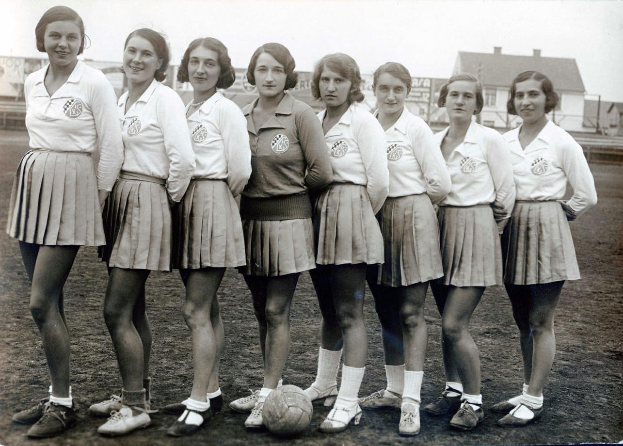 Otvorenje izložbe „Između korzeta i dresa. Žene u sportu (1874. - 1939.)“ Hrvatskog športskog muzeja u Muzeju grada Zagreba