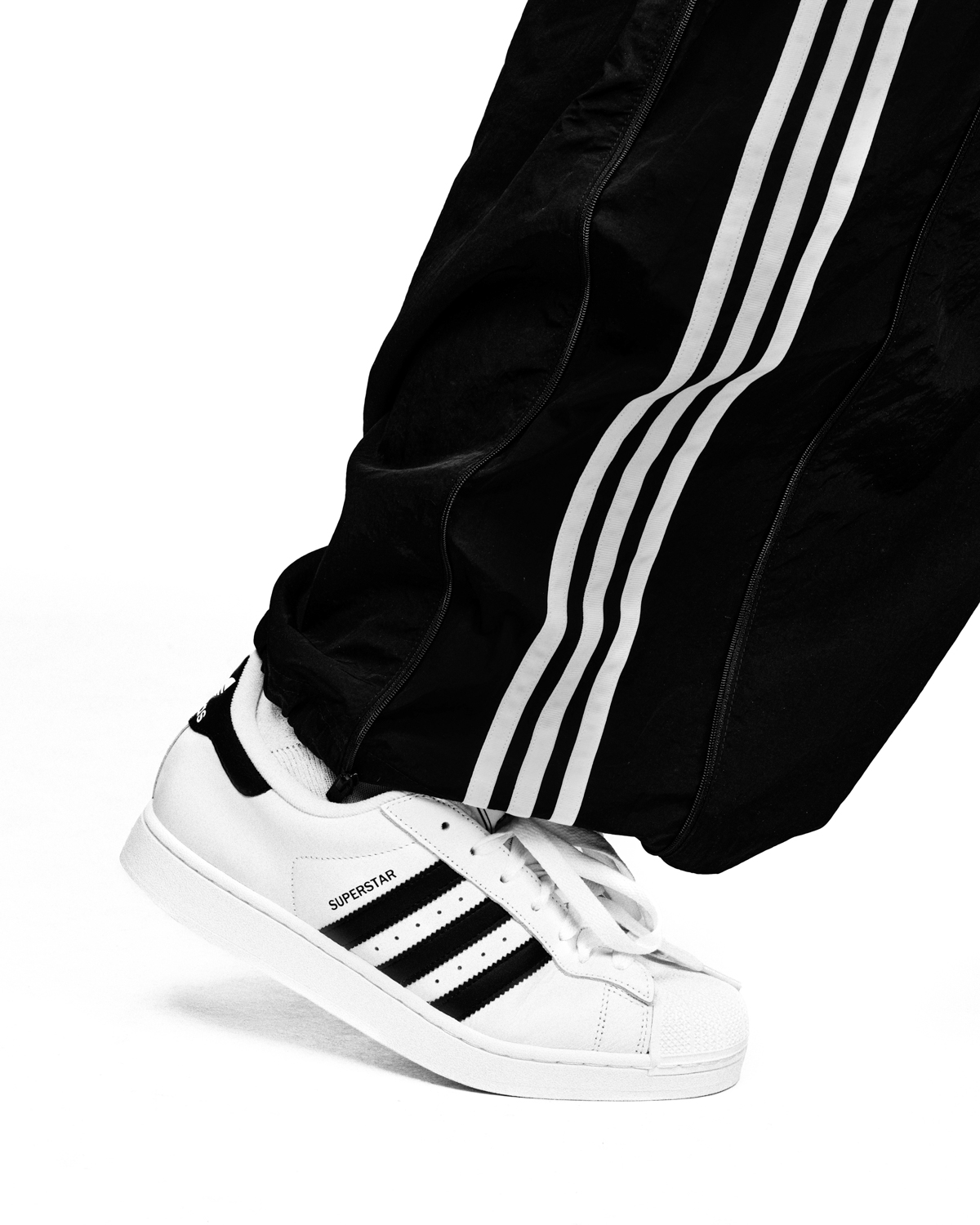 POVRATAK IKONE
Ivica Zubac, Hiljson Mandela, Miach i Nika Turković u kampanji za kultni adidas Superstar