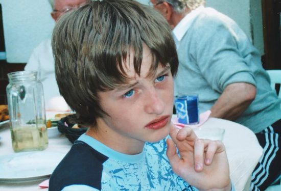 Prepoznajte li ovog dječaka Ovom fotografijom raznježio je srca obožavatelja Hello Magazin Croatia