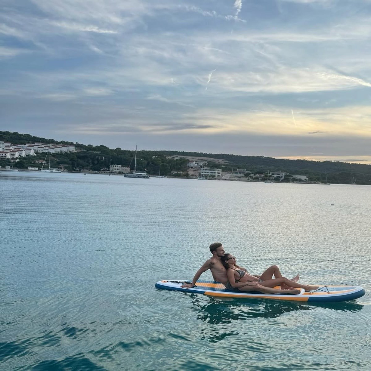 Raquel objavila romantične fotke s Rakitićem Hello Magazin Croatia Hrvatska