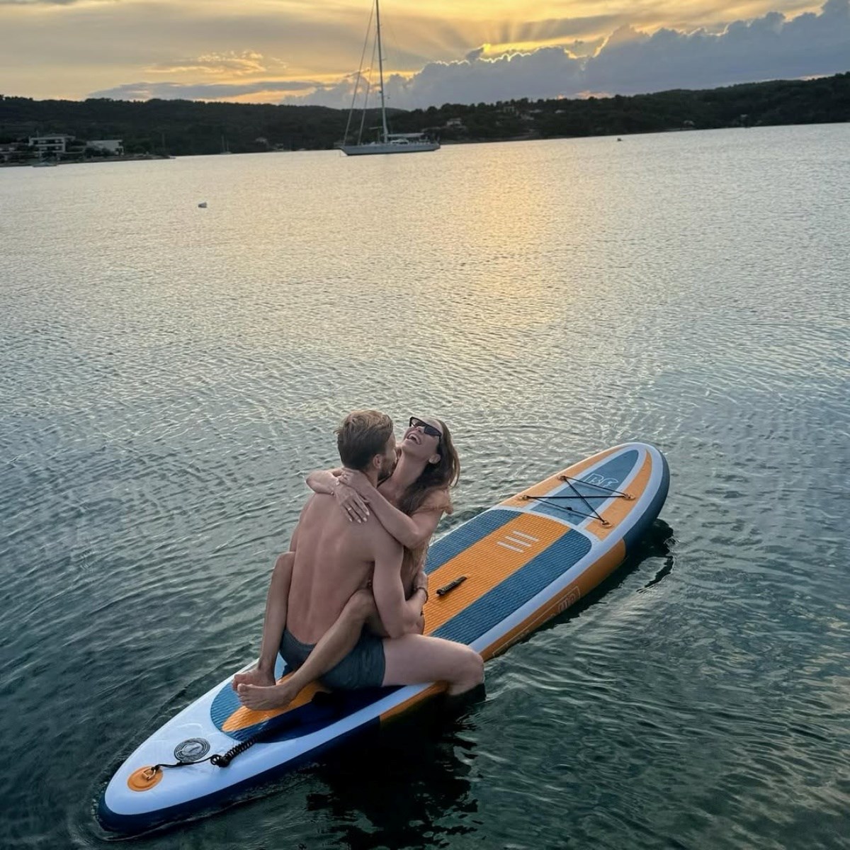 Raquel objavila romantične fotke s Rakitićem Hello Magazin Croatia Hrvatska