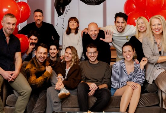 TOP RADIO na 4. rođendan otvorio novi studio Vrpcu prerezao Skansi, prvi čestitali Lisac i Houra