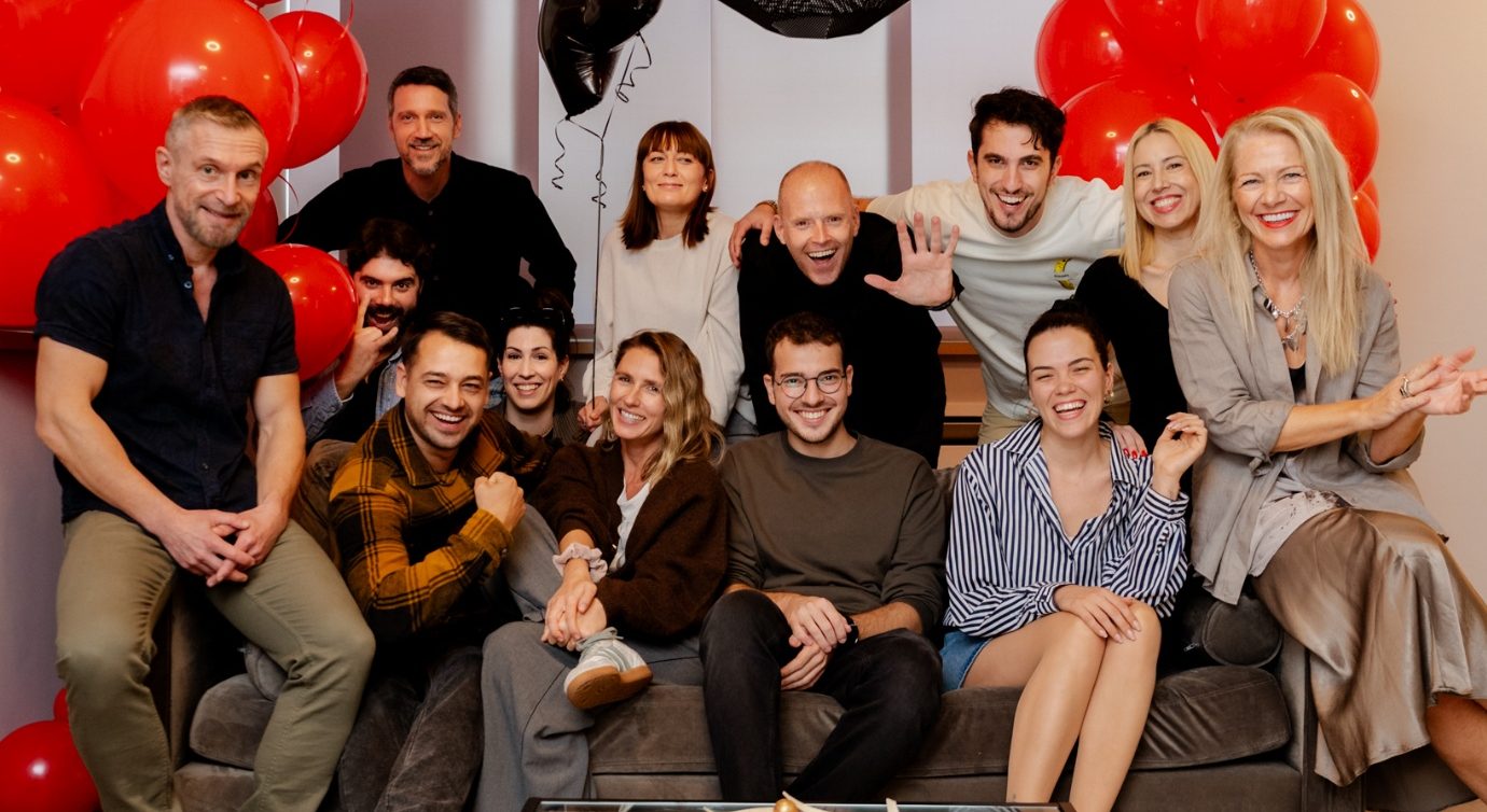 TOP RADIO na 4. rođendan otvorio novi studio Vrpcu prerezao Skansi, prvi čestitali Lisac i Houra