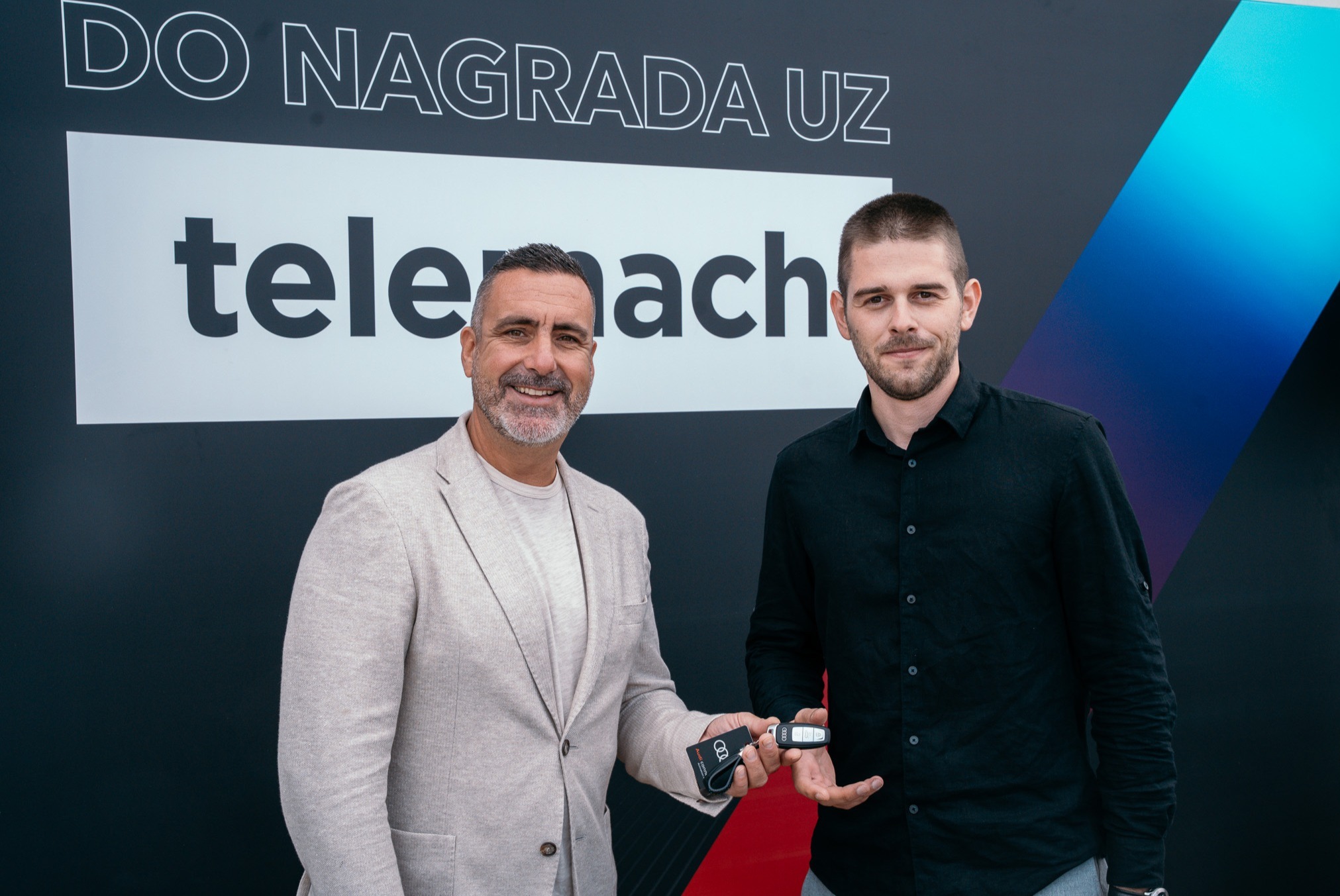 Telemach, Telemach Hrvatska, mobilna mreža, mobilna pretplata, Telemach nagradna igra, Audi Q4, Audi Q4 e-tron, električni automobil, luksuzni automobil, Filip Barać, Trogir, iPhone 16, Xiaomi romobil, nagradna igra Hrvatska, električni Audi, e-tron, nova vozila, premium automobili, luksuz, lifestyle, nagrade, dobitnici nagrada, 5G internet, super brzi internet, bazne stanice, mobilni operater, Telemach paketi, Start paket, Top paket, Unlimited paket, mobilna tehnologija, mobilne usluge, kvaliteta mreže, korisničko iskustvo, inovacije, održivost, električni automobili Hrvatska, nagradne igre, vožnja snova, novi automobil, vozačko iskustvo, luksuzna vožnja, Telemach korisnici, hrvatski mobilni operator, premium iskustvo, tehnološki napredak, digitalna infrastruktura, najbolja mreža, hrvatski dobitnici, nagrada električni automobil, lifestyle nagrada, automobil 2025, Telemach ponuda, mobilni paket, pretplata, digitalna povezanost, najbolji mobilni operator, super brza mreža, luksuzni lifestyle, hrvatski lifestyle, Telemach iskustvo, vožnja u luksuzu, automobilni trendovi, električni transport, pametni telefoni, mobilna tehnologija 2025, promocije i nagrade, Telemach promocija, luksuzne nagrade, premium pokloni, električni romobil, pametni uređaji, najnoviji iPhone, Telemach dobitnik, hrvatski dobitnici nagrada, premium lifestyle nagrade, novi vlasnik automobila, nagradna igra Audija, Telemach 5G, mobilna industrija Hrvatska, Telemach vijesti, digitalna revolucija, tehnologija i inovacije, automobilske nagrade, luksuzni električni automobili, premium tehnologija, električni Audi Q4 Hrvatska, lifestyle događaji, nagradna igra električni automobil, lifestyle trendovi, mobilna iskustva, Telemach klijenti, tehnologija i lifestyle, vozačko iskustvo luksuz, hrvatska nagradna igra, inovativni automobili, Telemach investicije, digitalna mreža, novi luksuzni automobil