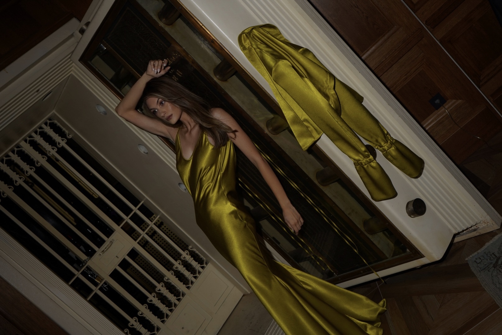 Tiha moda u glasnom algoritmu trendova Pogledajte novu Krie Design kolekciju koja istražuje odnos svjetla, tkanine i tijela

