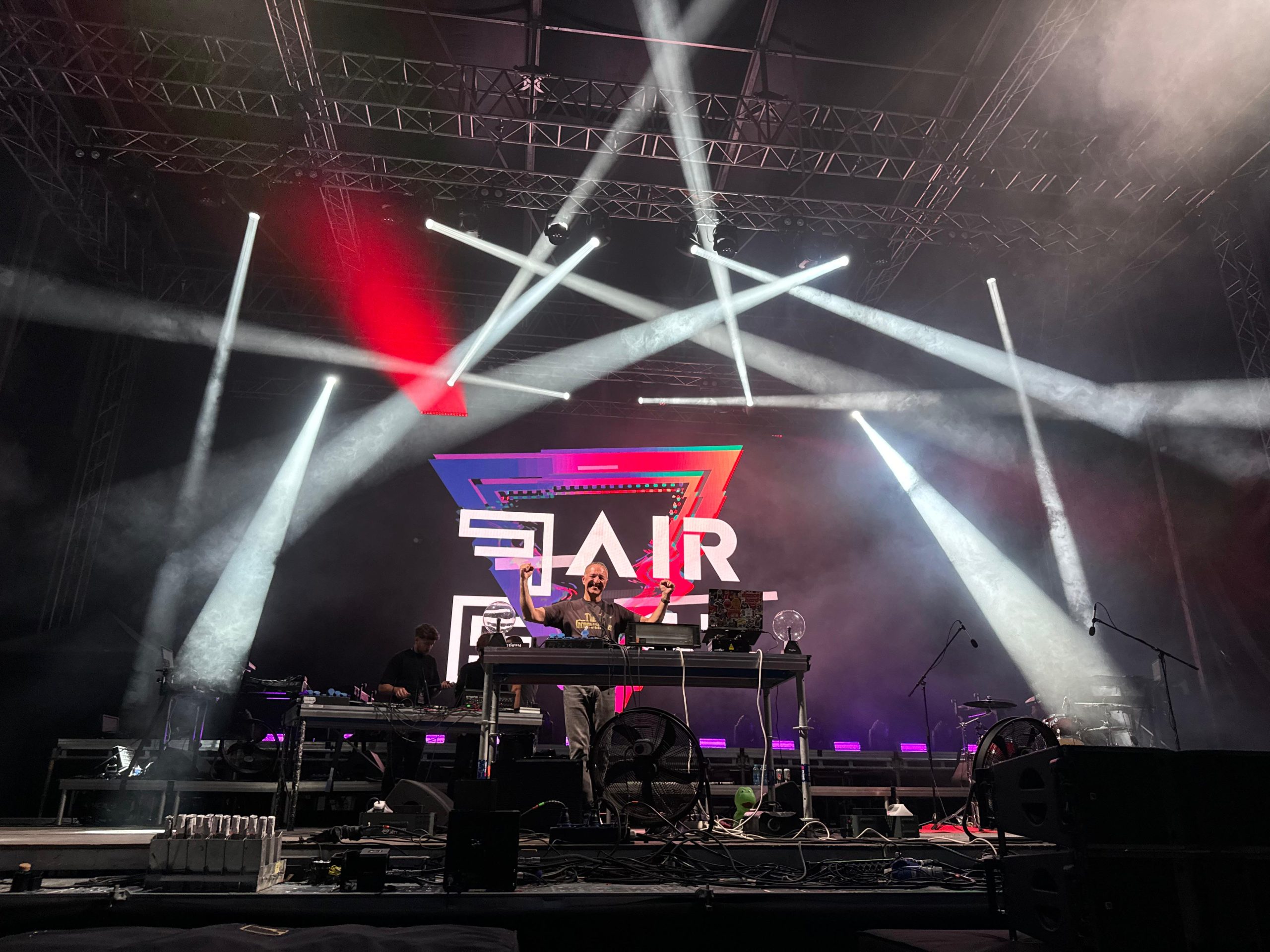 Vatromet, laseri i rave ekstaza: Scooter zapalio Zagreb, 6.000 obožavatelja u deliriju drugog dana Fair Festa