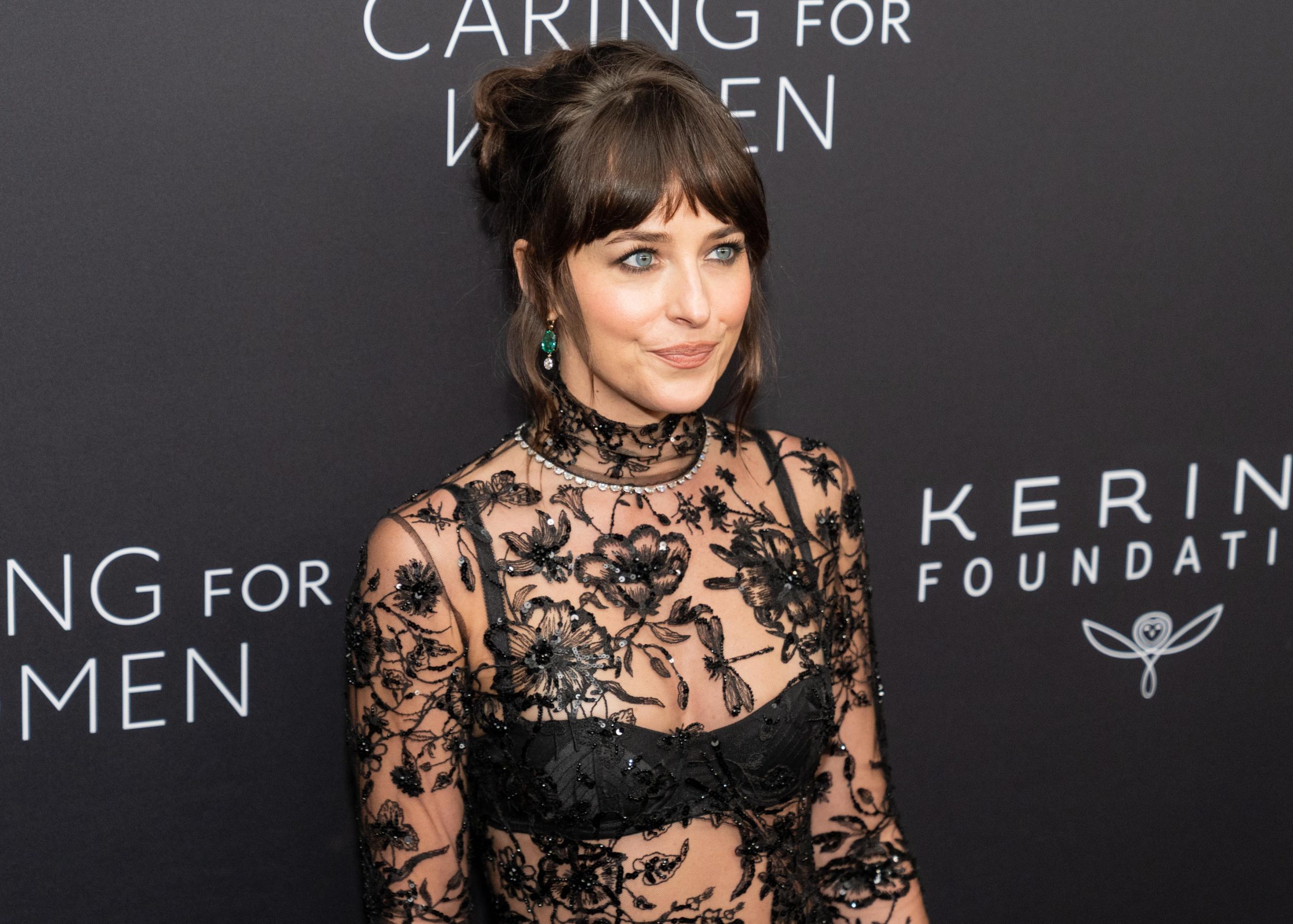 Za prozirnu haljinu se odlučila i Dakota Johnson Hello Magazin Croatia Hrvatska