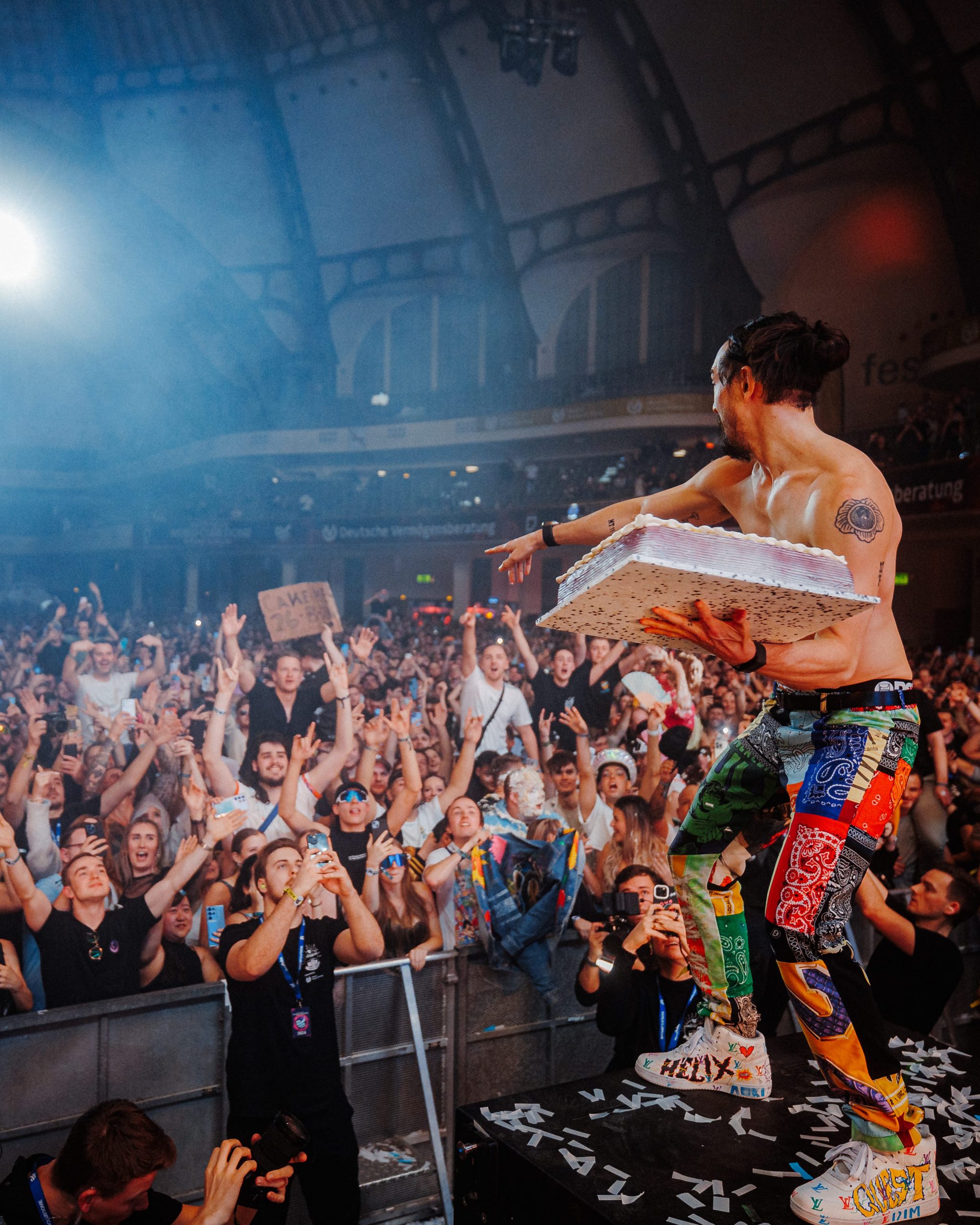 Zagreb će konačno doživjeti Aokijevu tortu u lice Svjetska DJ ikona 12. rujna na Velesajmu