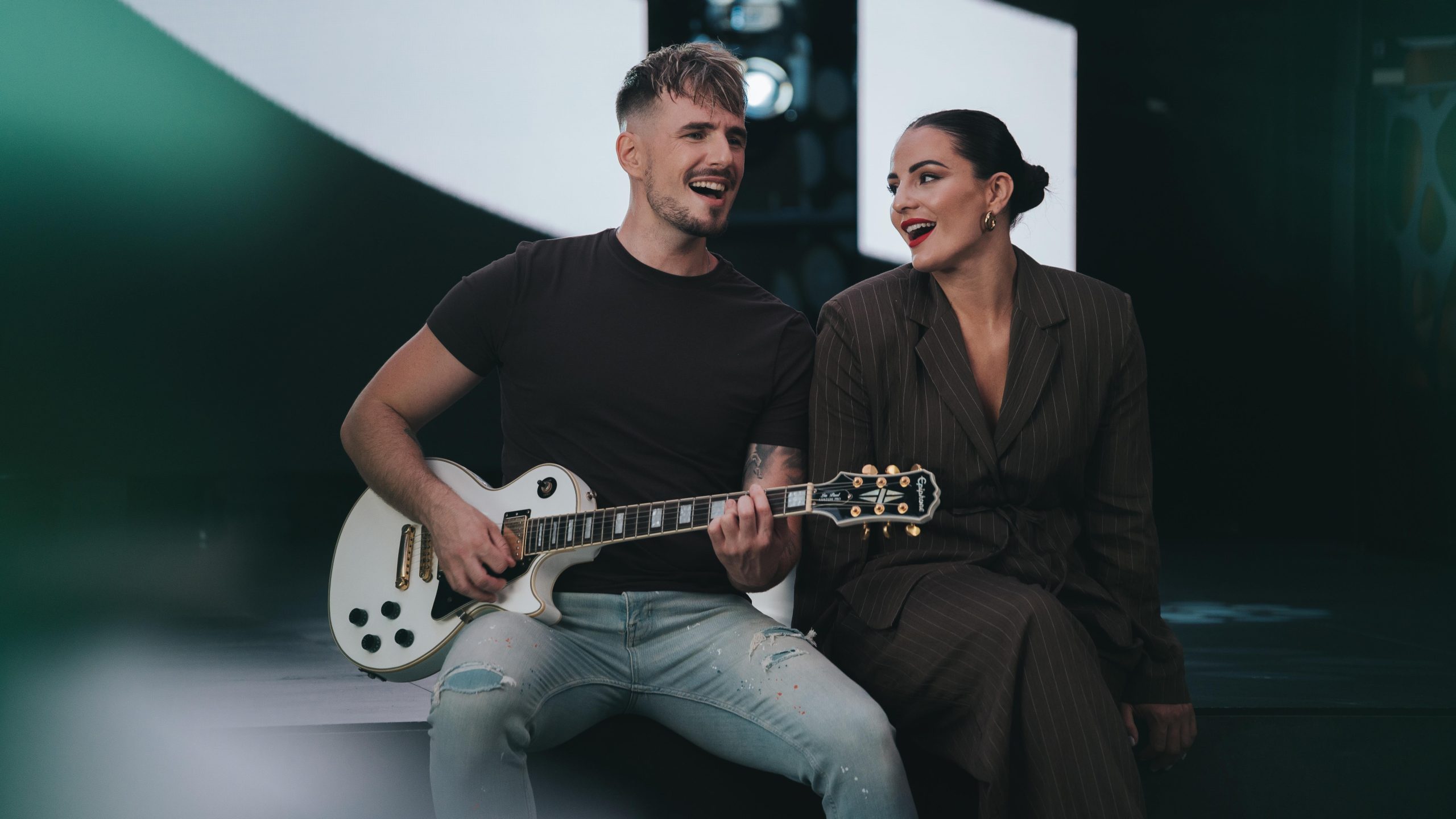 Zlatna olimpijka Barbara Matić u zagrljaju pjevača Marina u novoj pjesmi Na tebe slab