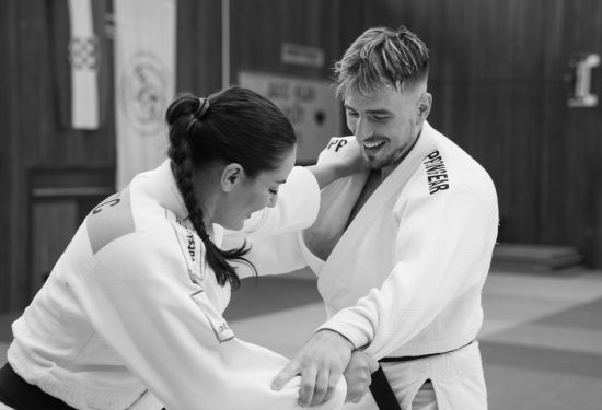 Zlatna olimpijka Barbara Matić u zagrljaju pjevača Marina u novoj pjesmi Na tebe slab