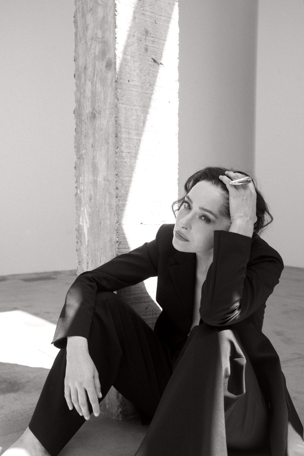 glumica intervju, nagrada orlando, nagrada hrvatskog glumišta, nagrada vladimir nazor, zlatna arena dražen, film dražen biserka petrović, predstava ekvinocijo, dubrovačke ljetne igre ekvinocijo, hrvatske glumice nagrade, najbolja hrvatska glumica, suvremeno hrvatsko kazalište, hrvatski film nagrade, jasmila žbanić film na putu, shooting star europe, nominacija europski oscar, olivier award hrvatska glumica, intervju poznata glumica, žene u kazalištu, jake ženske uloge, glumice nagrađene u hrvatskoj, inspirativna životna priča glumice, intervju lifestyle hrvatska, karijera hrvatske glumice, nagrađivana hrvatska glumica, brač otok mir, život na braču, glumica i priroda, masline na braču, vrtlarenje poznatih, poznati i biljke, priroda i inspiracija glumaca, hrvatska kazališna scena, hrvatska filmska scena, nagrade u kazalištu i filmu, kreativnost i djetinjstvo, biti dijete u odraslom životu, žene borci u umjetnosti, inspiracija iz obitelji, intervju s poznatom glumicom, kako glumci pronalaze sebe, put do samopouzdanja glumaca, glumica i uspjeh, što je uspjeh u životu, intervju dražen film, biserka petrović film, poznate uloge hrvatskih glumica, ekvinocijo dubrovnik, hrvatska klasika u kazalištu, aktualnost ekvinocija, teme ekvinocija predstava, mladi odlaze trbuhom za kruhom, žene u patrijarhatu, položaj žena u kazalištu, glumica protiv nejednakosti, život između zagreba i brača, balans karijere i privatnog života, priroda kao terapija, biljke i mentalno zdravlje, meditacija kroz prirodu, vrt kao utočište, maslinici na dalmatinskim otocima, hrvatska glumačka scena 2025, intervju s nagrađivanom glumicom, kako nastaju velike uloge, izazovi glumačkog posla, kreativnost u glumi, životne lekcije poznatih glumaca, ostati dijete u umjetnosti, inspirativni intervjui poznatih, karijera hrvatskih umjetnika, nagrade i priznanja hrvatskih glumaca, brač kao inspiracija, dubrovnik kazalište, hrvatska kultura i umjetnost, žene u hrvatskom filmu, snažne žene u umjetnosti, introspektiva glumice, citati poznatih glumica, životne vrijednosti glumaca, što znači biti glumac, posao ili strast glumca, prekretnice u karijeri glumaca, hrvatska kazališna nagrada orlando, intervju o životu i karijeri, umjetnost i svakodnevni život, balans između posla i života, što znači uspjeh za glumca, glumci i privatni život, introspektiva poznatih ljudi, kreativnost i životni stil, inspiracija kroz uloge, dubrovačke ljetne igre predstave, hrvatske glumice u inozemstvu, hrvatska u svjetskom kazalištu, hrvatske glumice u londonskom teatru, Olivier nagrada hrvatska, kako graditi samopouzdanje u karijeri, vrijednosti u životu i umjetnosti