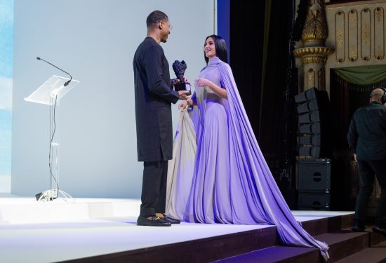 Kim Kardashian, DVF Awards, Venice fashion, Maison Margiela, couture haljina, modna kontroverza, prozirna haljina, plašt, avangardna moda, Instagram reakcije, celebrity fashion, modna drama, haljina do poda, bodice detalji, korzet, modni šok, američka zvijezda, modna inspiracija, modna turneja, Venecija, talijanska moda, crna hooded haljina, North West, dječji stajling, pinstriped komplet, safety pin detalji, plave pletenice, slip haljina, crop top, thong sandale, modni izričaj, modna hrabrost, Instagram komentari, modni fanovi, modni bijes, modni divljenje, avant-garde look, modne kontroverze, couture 2025, fashion week, Glenn Martens, Margiela couture, prozirni look, floor-length gown, dramatic cape, celebrity style, red carpet look, elegantna haljina, moderni glamur, američka reality zvijezda, celebrity outfiti, social media buzz, trending fashion, fashion debate, fashion news, viral fashion, modni hit, fashion critique, fashion review, couture drama, Hollywood fashion, fashion icon, street style, fashion influence, celebrity appearance, award show style, fashion statement, fashion trends 2025, haute couture, fashion experiment, modna inovacija, fashion risk, celebrity event, fashion alert, viral moment, trend alert, modna estetika, fashion spectacle, bold fashion, daring style, iconic look, celebrity couture, fashion buzz 2025, red carpet glamour, exclusive fashion, fashion headlines, Venice style, fashion spotlight, haute couture Venice, fashion commentary, modna fotografija, celebrity news, fashion inspiration, daring outfit, standout look, modni izraz, fashion culture, fashion highlights, couture event, fashion obsession, show-stopping look, fashion fascination, must-see fashion, avant-garde couture, fashion enthusiasts, modni trenutak