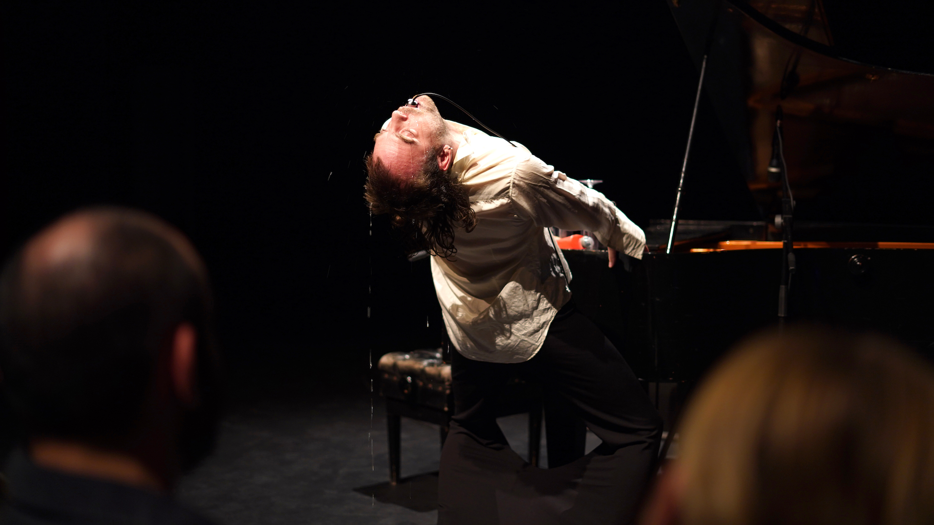 19. izdanje Improspekcija 𝕻𝖔𝖘𝖑𝖎𝖏𝖊𝕾𝖛𝖎𝖏𝖊𝖙 nastavlja se izvedbama Misty Superdeluxe i Lane Lehpamer te premijerom filma Ashkana Sepahvanda