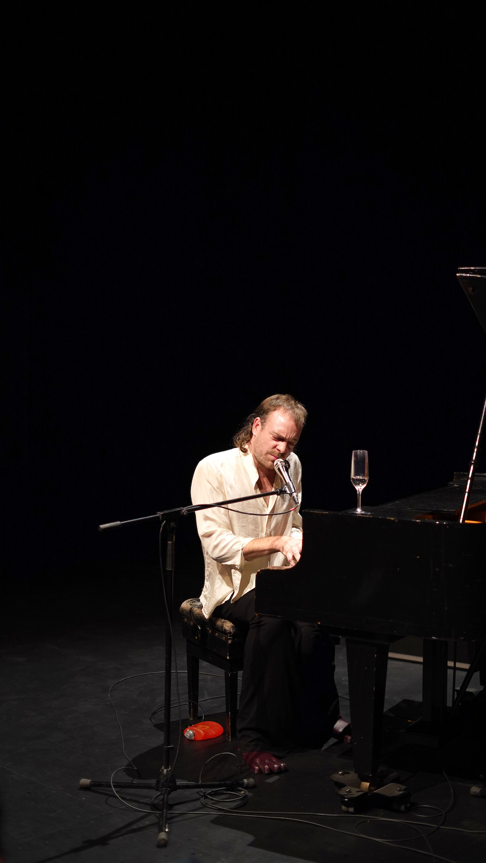 19. izdanje Improspekcija 𝕻𝖔𝖘𝖑𝖎𝖏𝖊𝕾𝖛𝖎𝖏𝖊𝖙 nastavlja se izvedbama Misty Superdeluxe i Lane Lehpamer te premijerom filma Ashkana Sepahvanda 