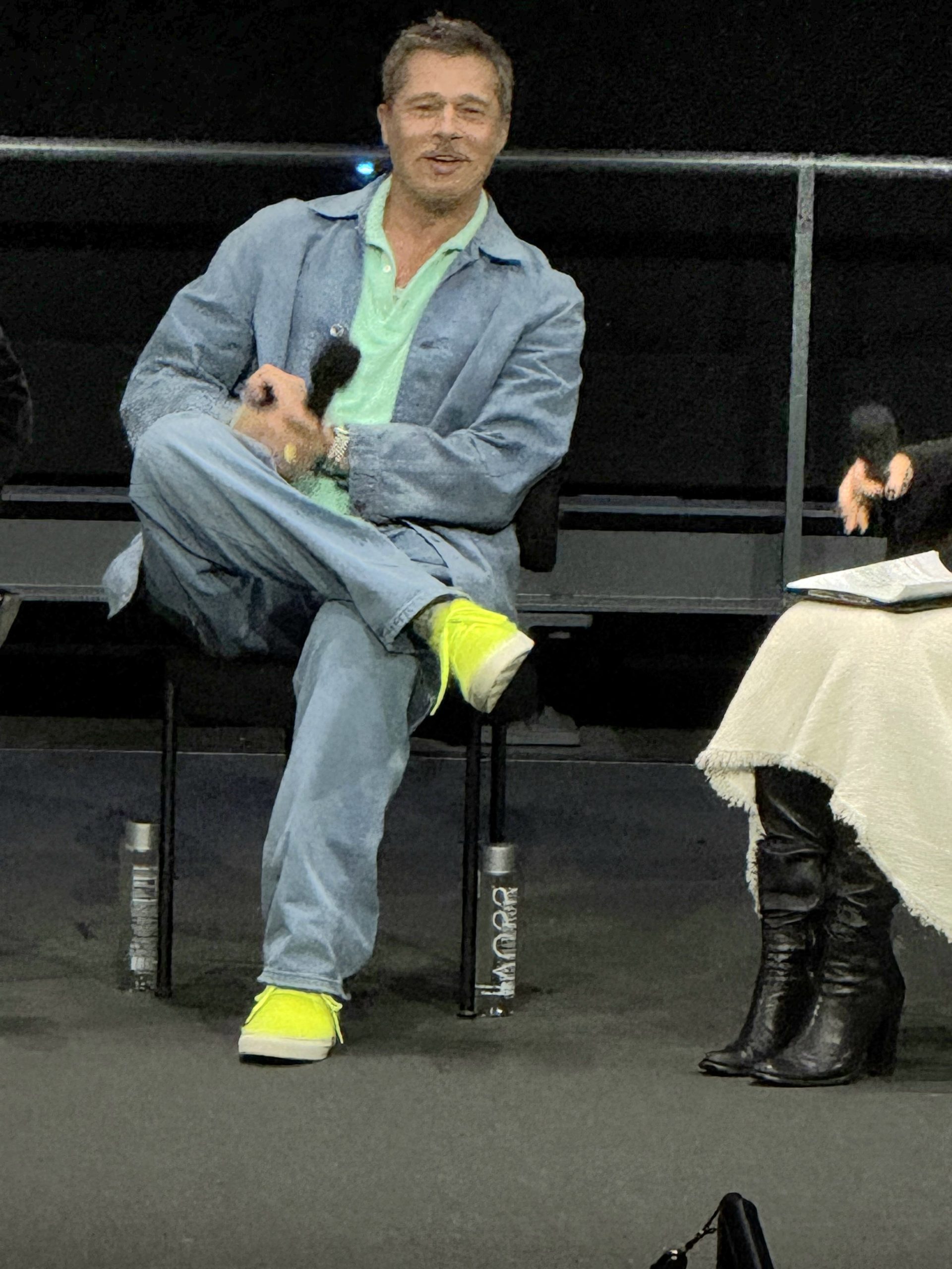 Brad Pitt iznenadio novim imidžem na bejzbol utakmici Hello Magazin Croatia Hrvatska