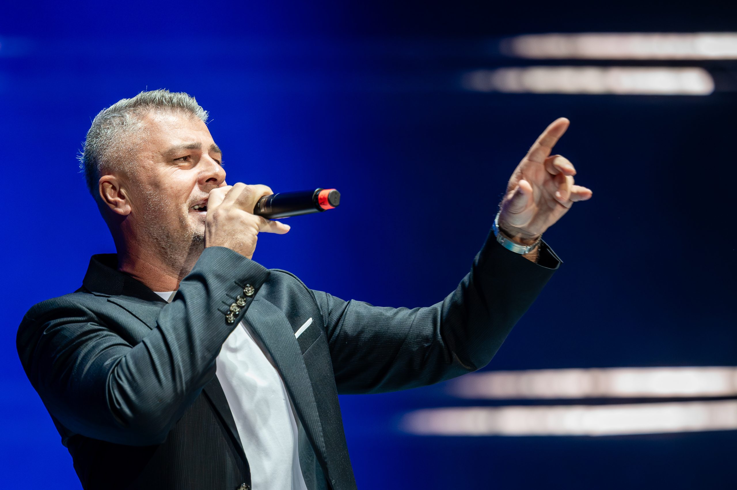 Domoljubni spektakl u Areni Zagreb, čak 146 glazbenika zapjevalo najveće hitove hrvatske glazbe uz tisuću zastava 