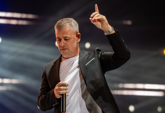 Domoljubni spektakl u Areni Zagreb, čak 146 glazbenika zapjevalo najveće hitove hrvatske glazbe uz tisuću zastava