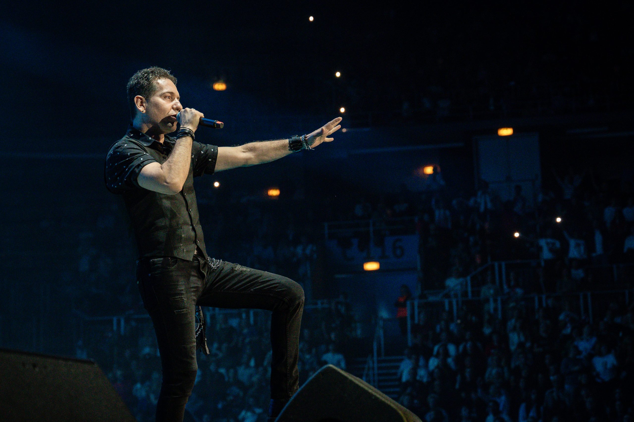 Domoljubni spektakl u Areni Zagreb, čak 146 glazbenika zapjevalo najveće hitove hrvatske glazbe uz tisuću zastava 