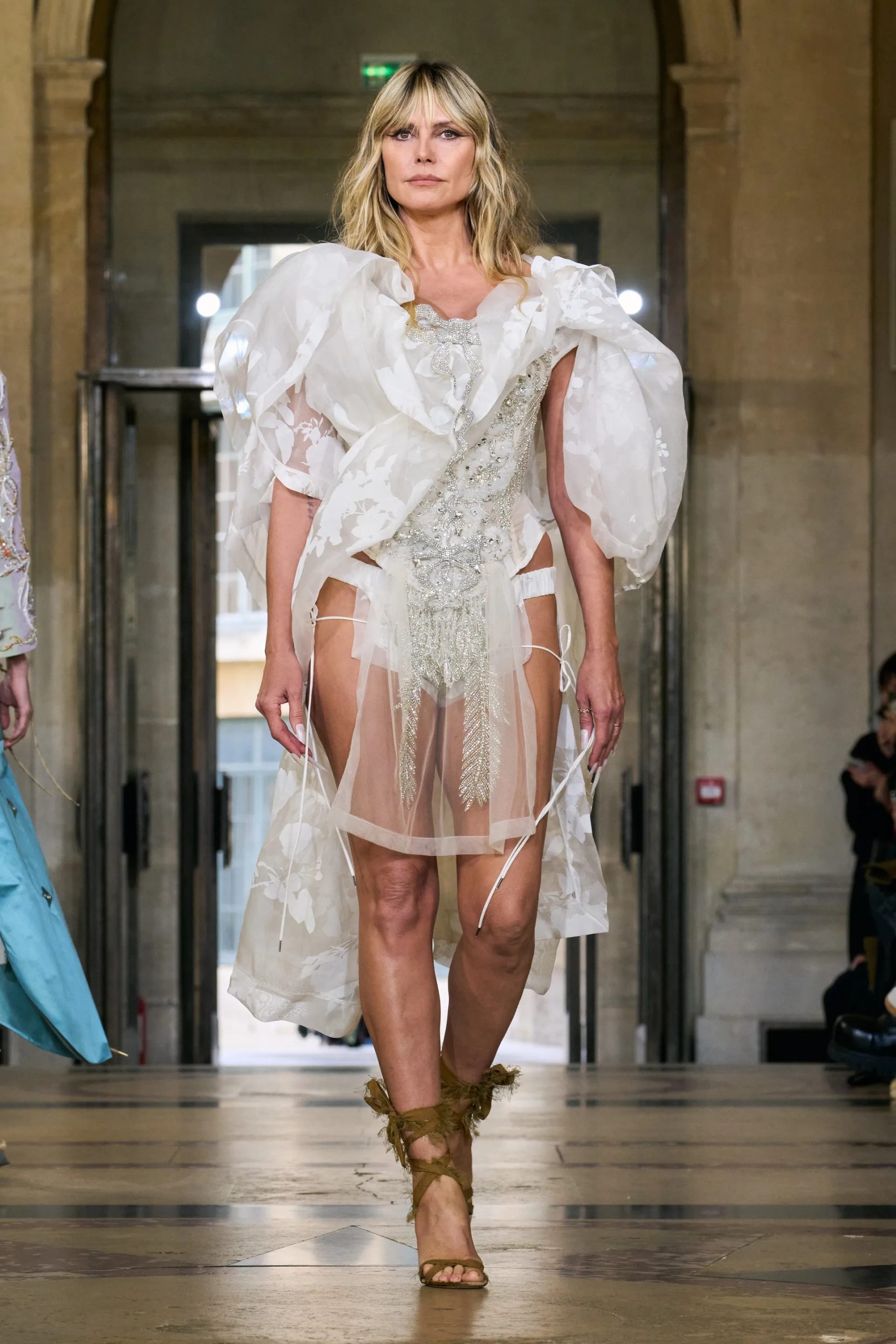 Heidi Klum iznenadila sve Po prvi put u karijeri zatvorila reviju Vivienne Westwood Hello Magazine Croatia Hrvatska