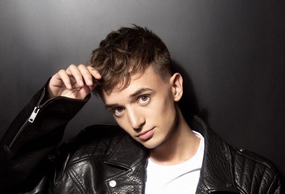 Josip Bačić o pjesmi 'Spašeni' Sve ono što je teško reći riječima, uvijek je lakše izraziti glazbom Hello Magayin Croatia Hrvatska