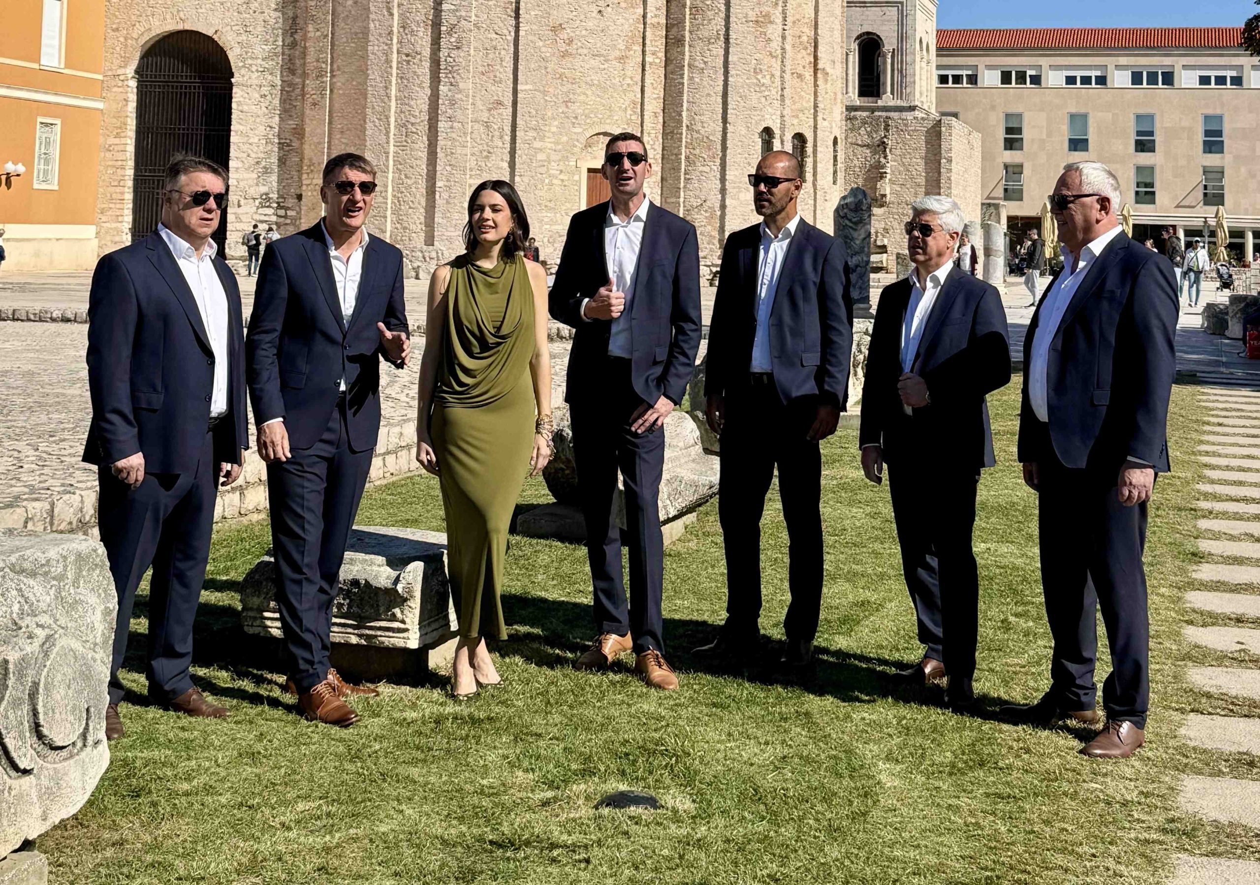 Kad se Slavonija i Dalmacija susretnu u pjesmi Mia Dimšić i Tomislav Bralić oduševili duetom Nemoj noći brzo proći