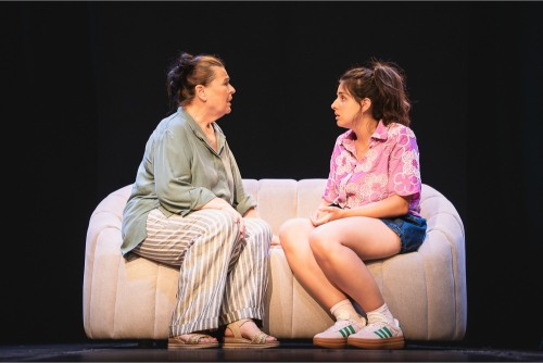 NOVA PREMIJERA TEATRA EXIT – MALO BLAGO PO TEKSTU ELAINE MURPHY, U REŽIJI I ADAPTACIJI LEE ANASTAZIJE FLEGER TE U IZVEDBI MIRELE BREKALO, JELENE MIHOLJEVIĆ I ANJE JOGUNICE