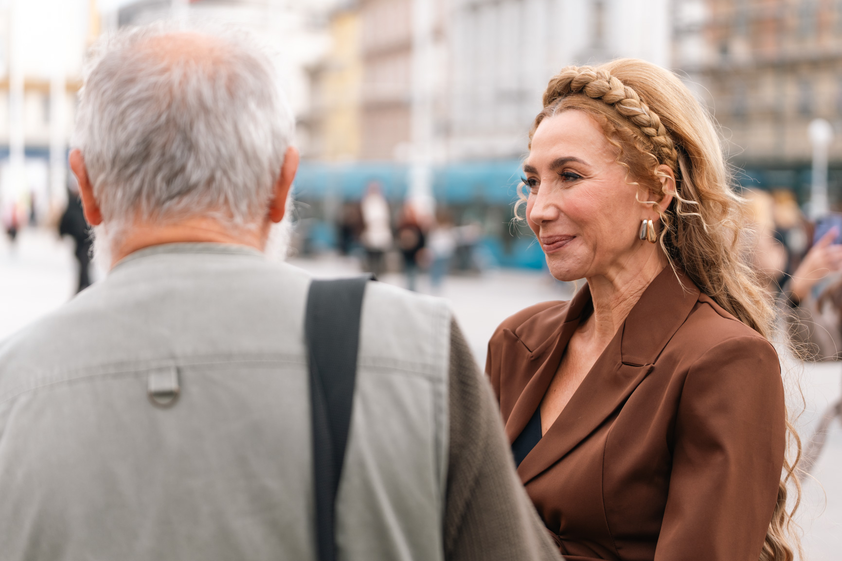 Nina Violić pretvorila Trg bana Jelačića u pozornicu - najavila komediju Parazitska posla
