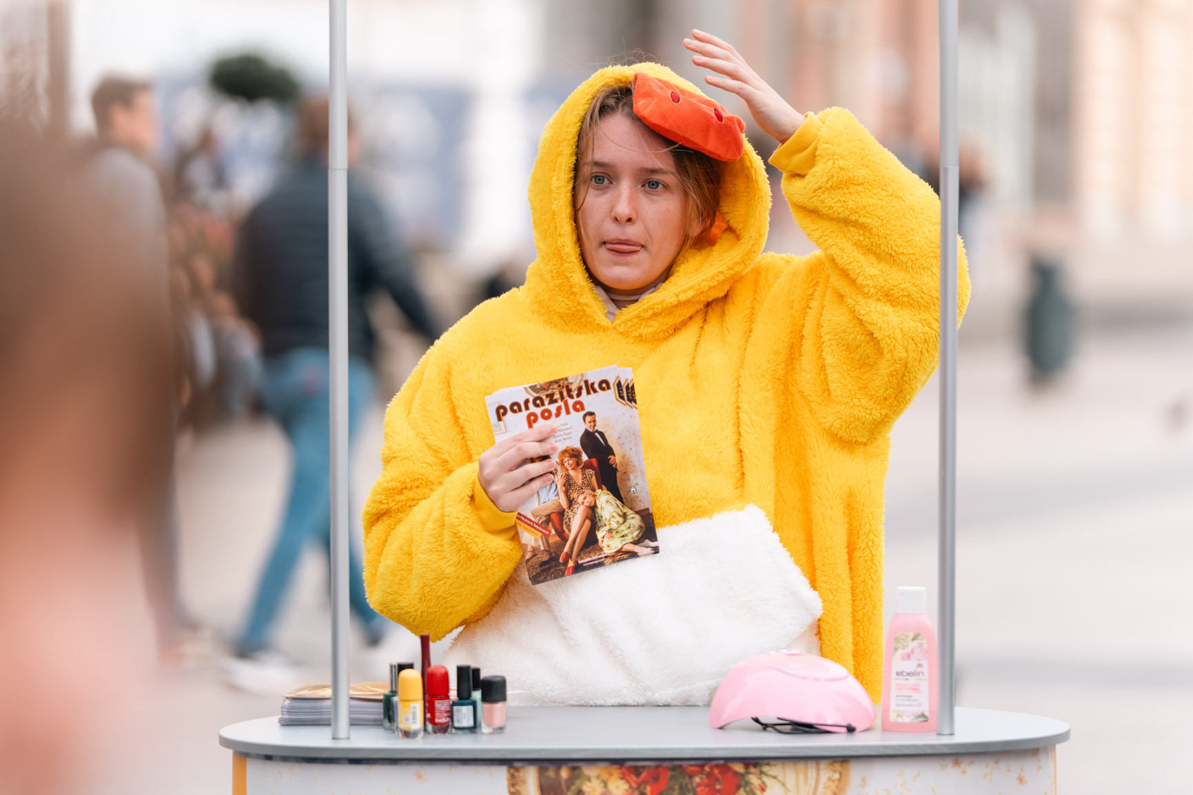 Nina Violić pretvorila Trg bana Jelačića u pozornicu - najavila komediju Parazitska posla