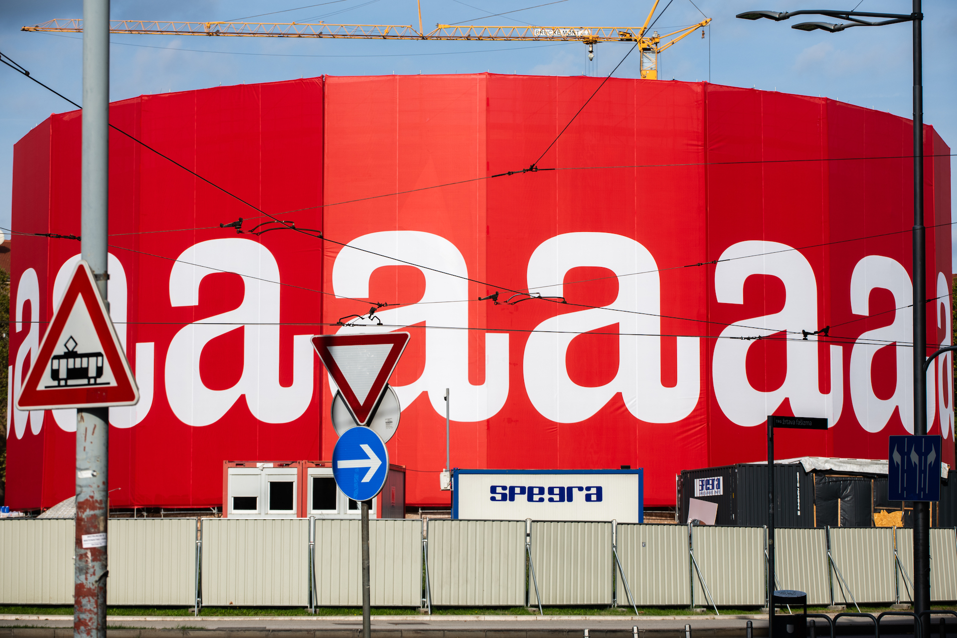 Nora Turato Rad na Meštrovićevom paviljonu podjednako je zrcalo mene kao autorice i društva u kojem živimo