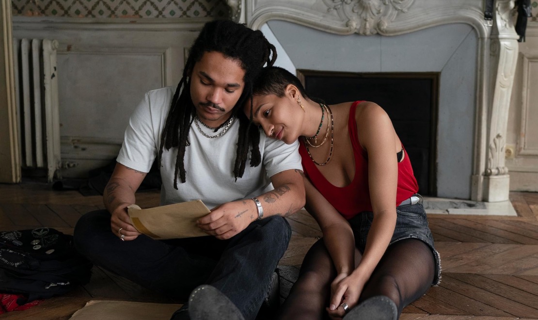 Nedavno objavljen program 23. Zagreb Film Festivala, koji ove godine donosi 120 filmova u deset različitih programa, upotpunit će i novo ostvarenje legendarnog američkog redatelja Jima Jarmuscha, Otac majka sestra brat, u Veneciji nagrađeno Zlatnim lavom za najbolji film. U subotu, 15. studenoga, nakon službene dodjele nagrada, zagrebačka publika uživat će u filmu koji je humornim uvidom u intimni svijet složenih obiteljskih odnosa osvojio naklonost žirija prestižnog Venecijanskog filmskog festivala. 